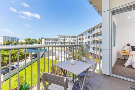 Photo of property in Shoal Haven Apartments, 112a/130 Anzac Street, Takapuna, Auckland, 0622