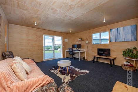 Photo of property in 79 Mount Albion Rise, Taupaki, Henderson, 0782