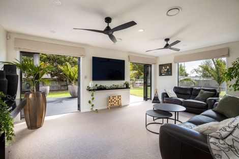 Photo of property in 5-7 Adam Lile Drive, Highlands Park, New Plymouth, 4312