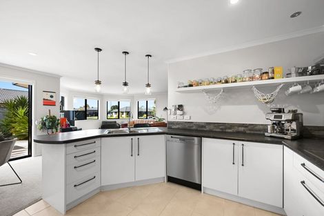 Photo of property in 35 Stoneleigh Drive, Chartwell, Hamilton, 3210