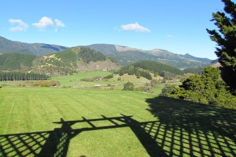 Photo of property in 77 Lindens Road, Mount Pleasant, Blenheim, 7273