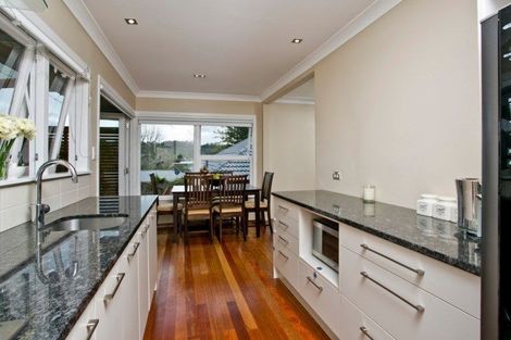 Photo of property in 10 Paragon Avenue, Beach Haven, Auckland, 0626