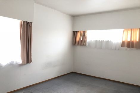 Photo of property in 38 Beaubank Road, Kelston, Auckland, 0602