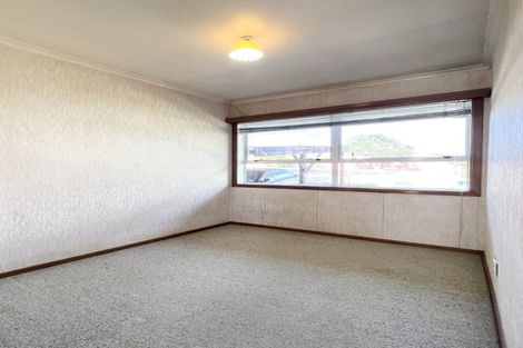 Photo of property in 25 Kaipatiki Road, Glenfield, Auckland, 0629