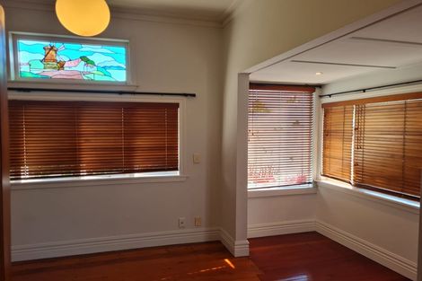 Photo of property in 31 Sutherland Road, Point Chevalier, Auckland, 1025