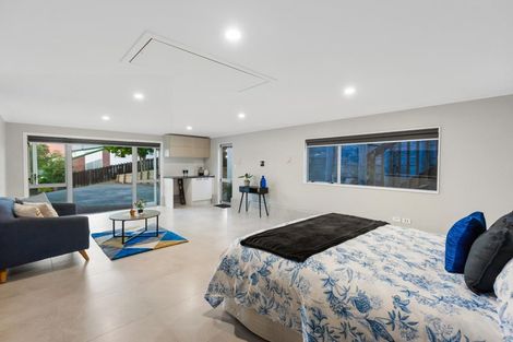 Photo of property in 7 Kerlin Crescent, West Harbour, Auckland, 0618