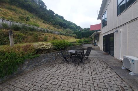 Photo of property in 11 Thatcher Crescent, Crofton Downs, Wellington, 6035