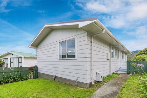 Photo of property in 111 Holborn Drive, Stokes Valley, Lower Hutt, 5019