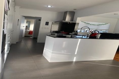 Photo of property in 2/28 Bleakhouse Road, Howick, Auckland, 2014