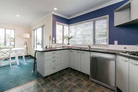 Photo of property in 5 Kentia Place, Havelock North, 4130