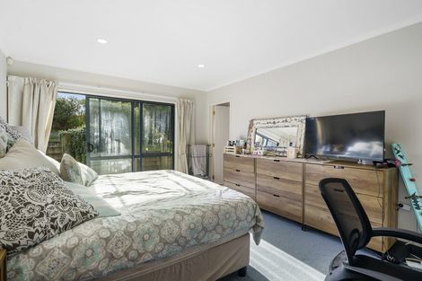 Photo of property in 5 Harry Shaw Way, Raumati South, Paraparaumu, 5032