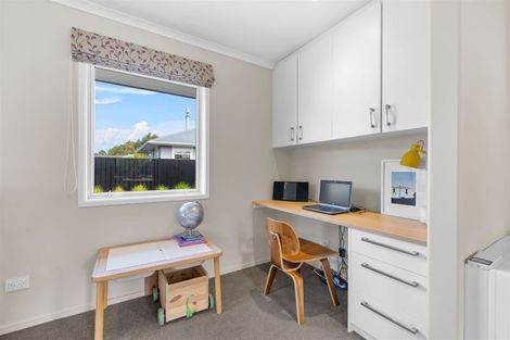 Photo of property in 15a Canberra Place, Redwood, Christchurch, 8051