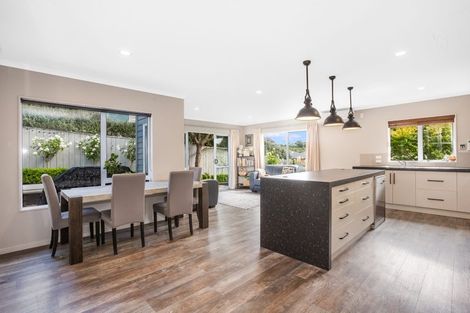 Photo of property in 11 Te Puia Drive, Aotea, Porirua, 5024