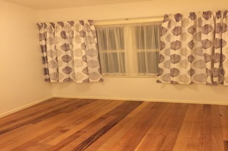 Photo of property in 2/26 Coroglen Avenue, Birkenhead, Auckland, 0626