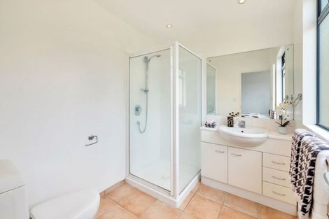 Photo of property in 2/12 Pannill Place, Oteha, Auckland, 0632