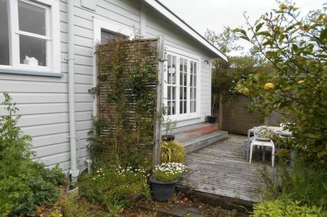 Photo of property in 53 Creswick Terrace, Northland, Wellington, 6012