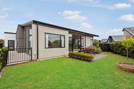 Photo of property in 11 Parachute Crescent, Papakura, 2110