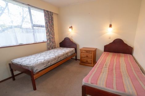 Photo of property in 2/12 Campbell Street, Alexandra, 9320