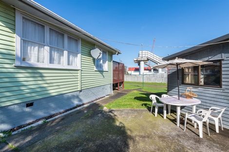 Photo of property in 2a Brandon Road, Glen Eden, Auckland, 0602