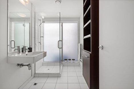 Photo of property in 10/74 Oriental Parade, Oriental Bay, Wellington, 6011