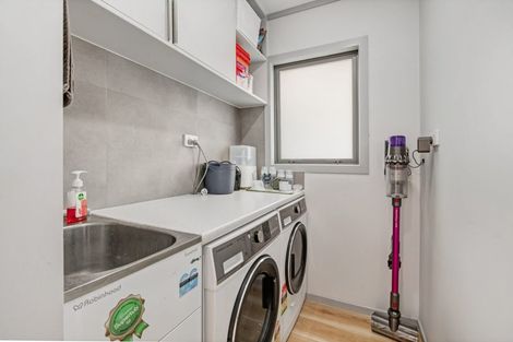 Photo of property in 1 Devonshire Road, Unsworth Heights, Auckland, 0632