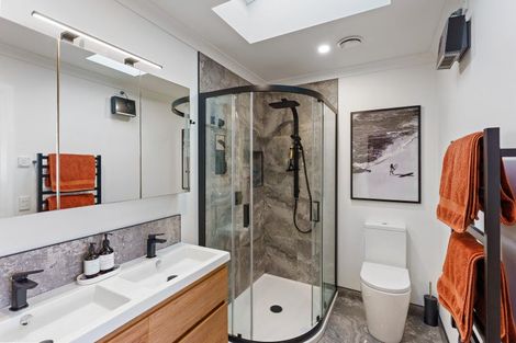 Photo of property in 25 Hillcrest Road, Raumati South, Paraparaumu, 5032