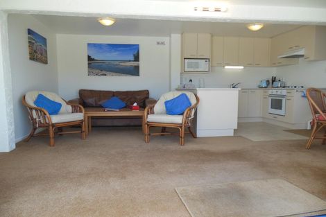Photo of property in 2e Weranui Road, Waiwera, Orewa, 0994