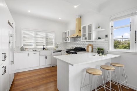 Photo of property in 35 Nevay Road, Miramar, Wellington, 6022