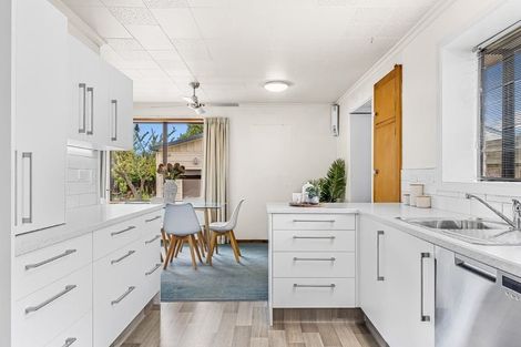 Photo of property in 10 Glenmore Avenue, Casebrook, Christchurch, 8051