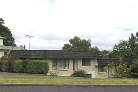 Photo of property in 2/119 Chivalry Road, Glenfield, Auckland, 0629