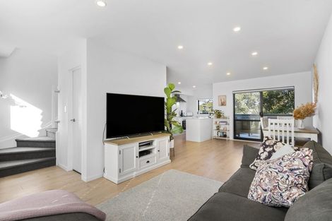 Photo of property in 6/7 South Pacific Place, Henderson, Auckland, 0612