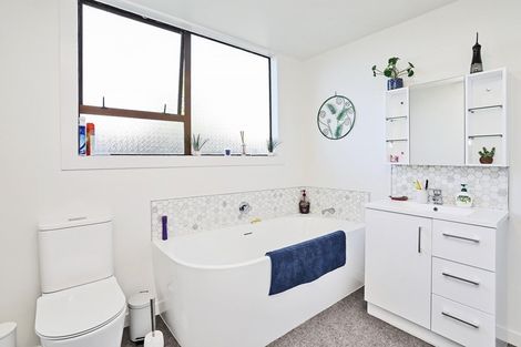 Photo of property in 124 Moulson Street, Strathern, Invercargill, 9812