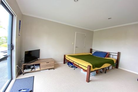 Photo of property in 43 Calypso Way, Unsworth Heights, Auckland, 0632