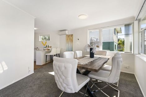 Photo of property in 24 Hill Crescent, Papakura, 2110