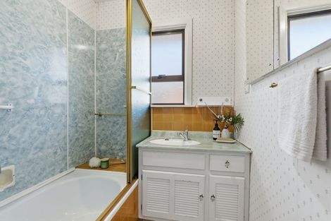 Photo of property in 302 Withells Road, Avonhead, Christchurch, 8042