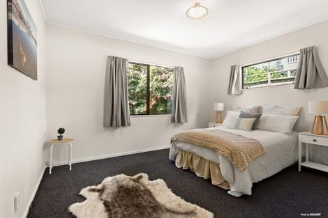 Photo of property in 2/148 Sunset Road, Unsworth Heights, Auckland, 0632