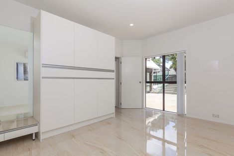 Photo of property in 2 George Laurenson Lane, Mount Roskill, Auckland, 1041
