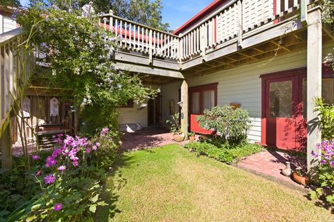 Photo of property in 75 Morley Street, New Plymouth, 4310