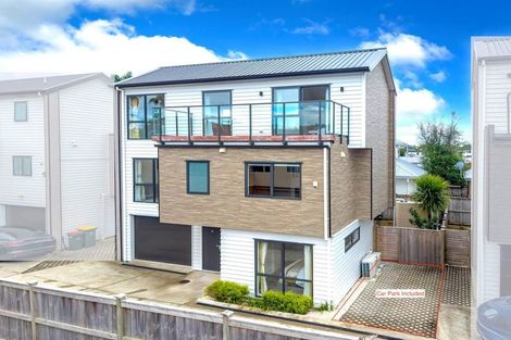 Photo of property in 844c East Coast Road, Oteha, Auckland, 0630