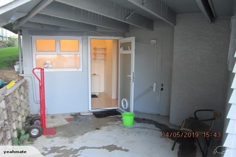 Photo of property in 287 Glenfield Road, Glenfield, Auckland, 0629