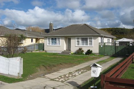 Photo of property in 37 Wellington Road, Wainuiomata, Lower Hutt, 5014