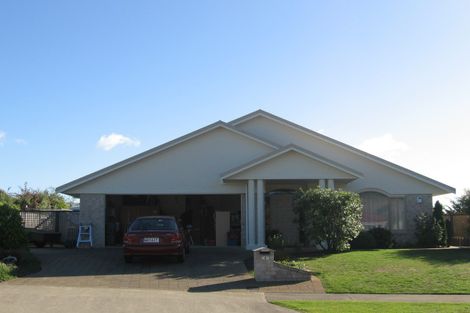 Photo of property in 4 Crown Hill, Paraparaumu, 5032