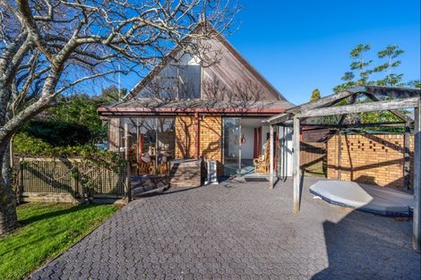 Photo of property in 12 Dayspring Way, Pakuranga, Auckland, 2010