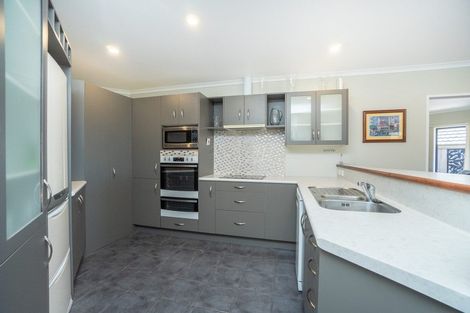 Photo of property in 147 Pacific Drive, Fitzherbert, Palmerston North, 4410