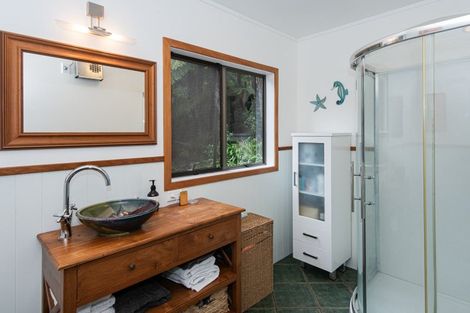 Photo of property in 16 Major Bridge Drive, Russell, 0272