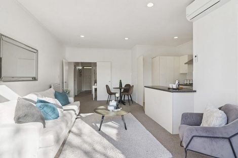 Photo of property in 2/1-5 Gleanor Avenue, Oteha, Auckland, 0632