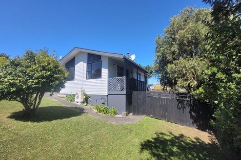 Photo of property in 10 Sombrero View, Ascot Park, Porirua, 5024