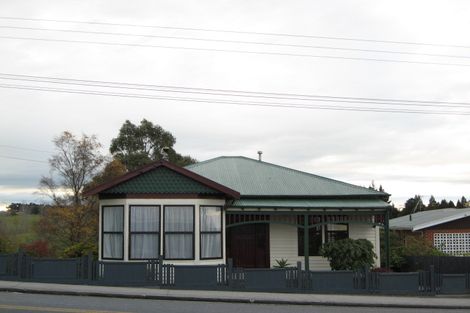 Photo of property in 250 Clyde Street, Balclutha, 9230