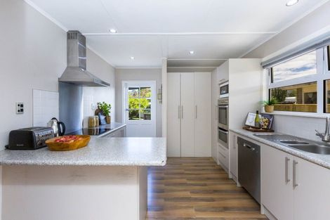 Photo of property in 61 Oregon Drive, Maoribank, Upper Hutt, 5018