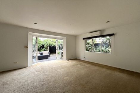 Photo of property in 237a Point Chevalier Road, Point Chevalier, Auckland, 1022